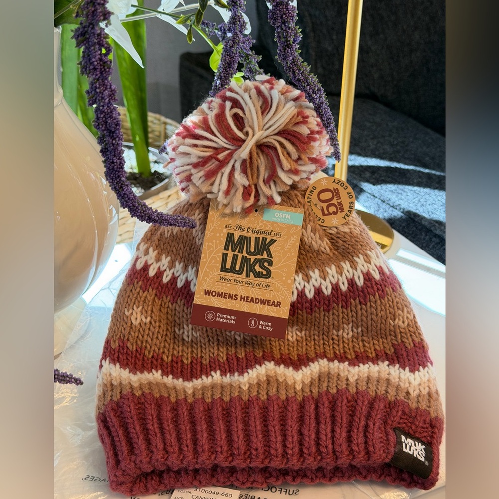 MUK LUKS Knit Cuff Pom Pom Beanie - Picture 9 of 16